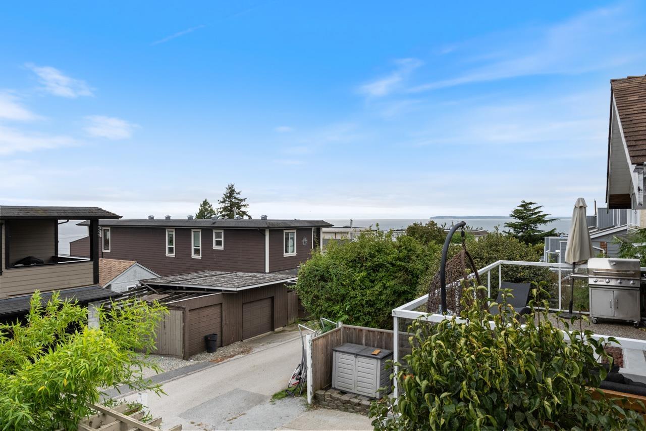 15176 BEACHVIEW AVENUE, White Rock real estate listing R2965288