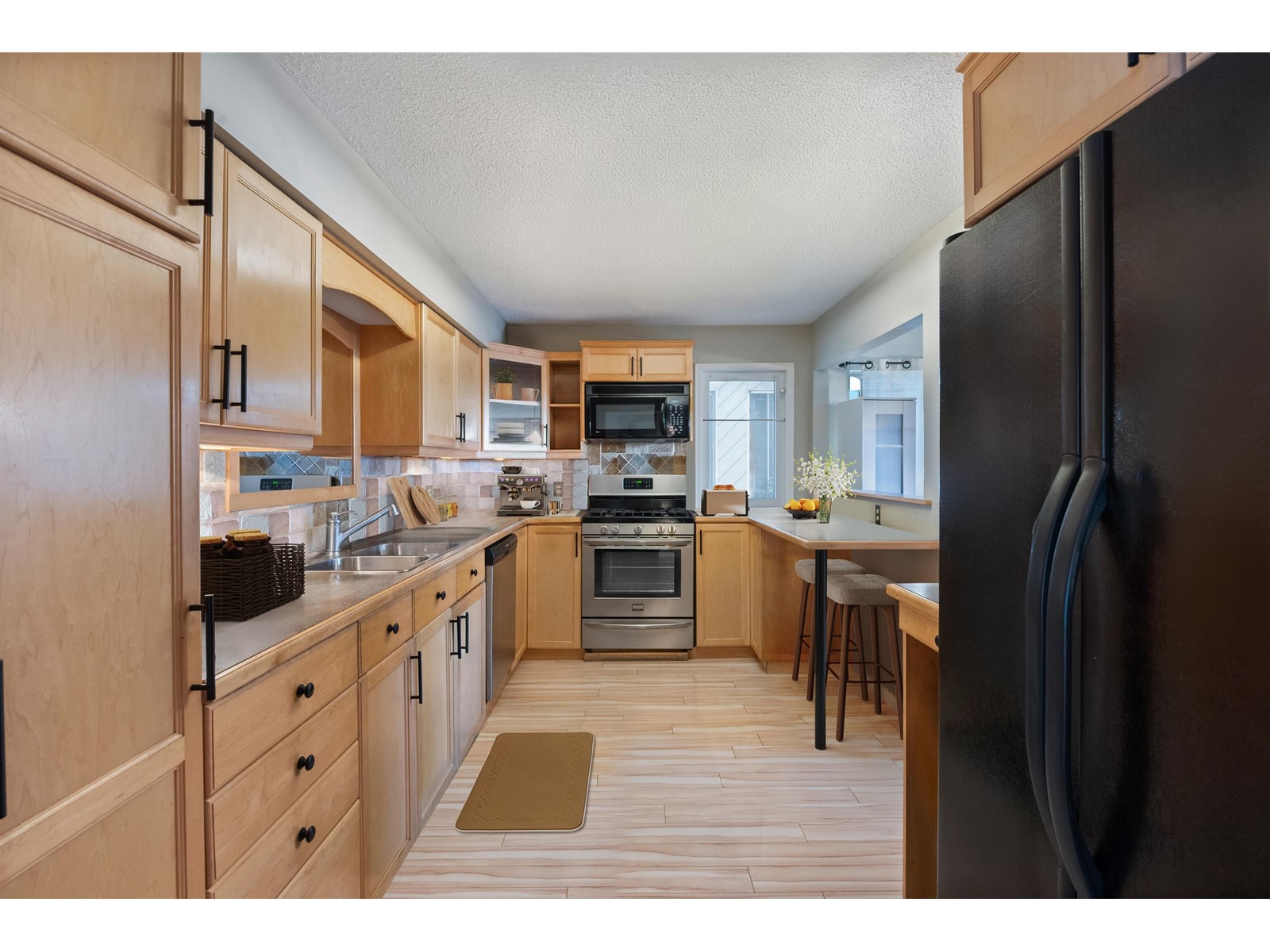 15176 BEACHVIEW AVENUE, White Rock real estate listing R2965288