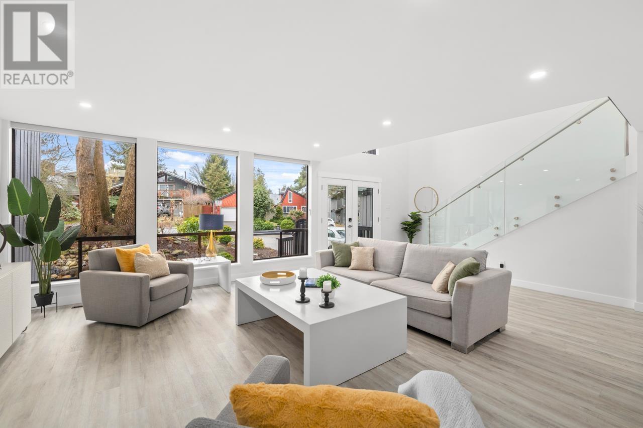 512 TRALEE CRESCENT, Delta real estate listing for sale