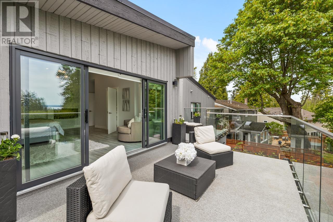 512 TRALEE CRESCENT, Delta real estate listing R2962632