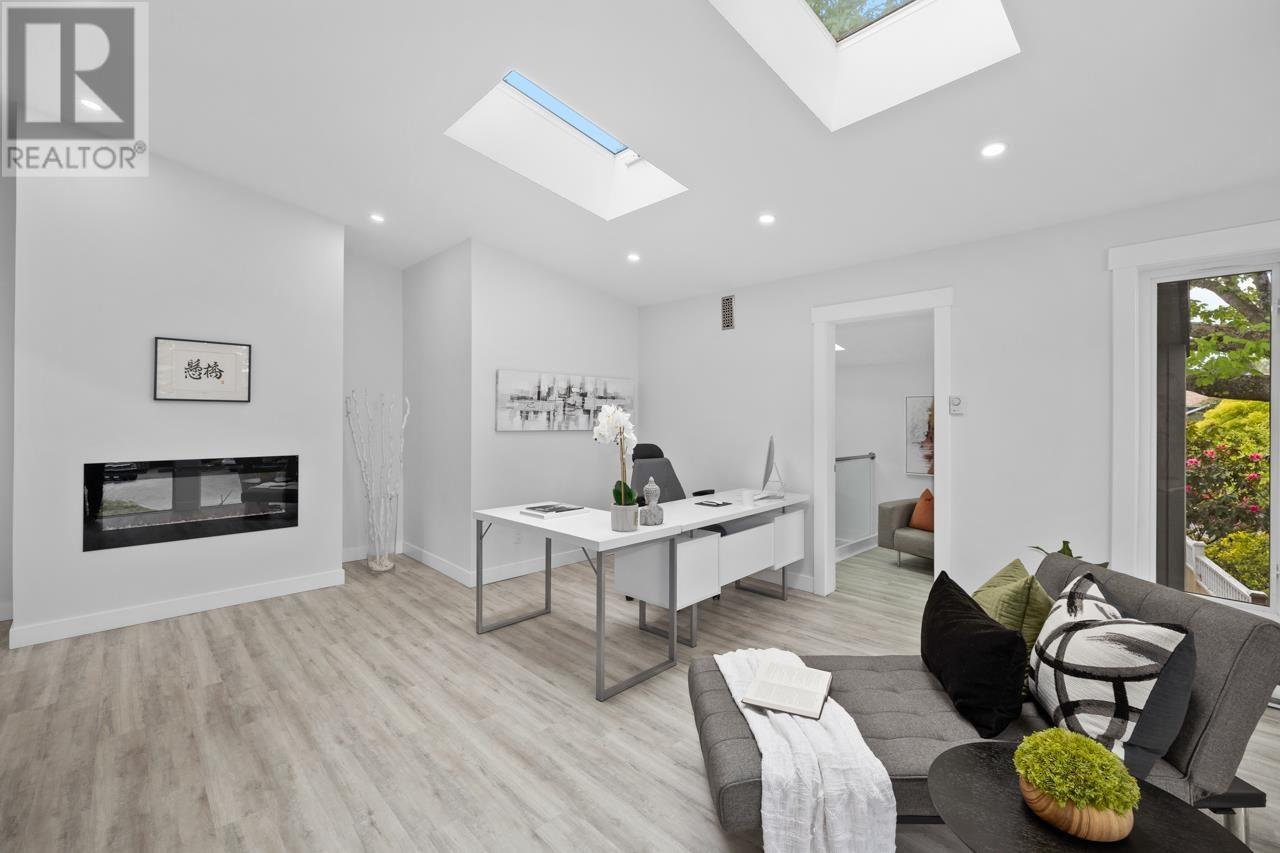 512 TRALEE CRESCENT, Delta real estate listing R2962632