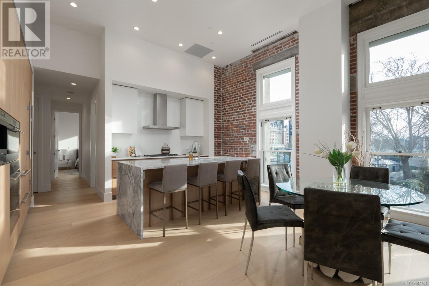 Photo 8 of 209 521 Courtney St, Victoria BC