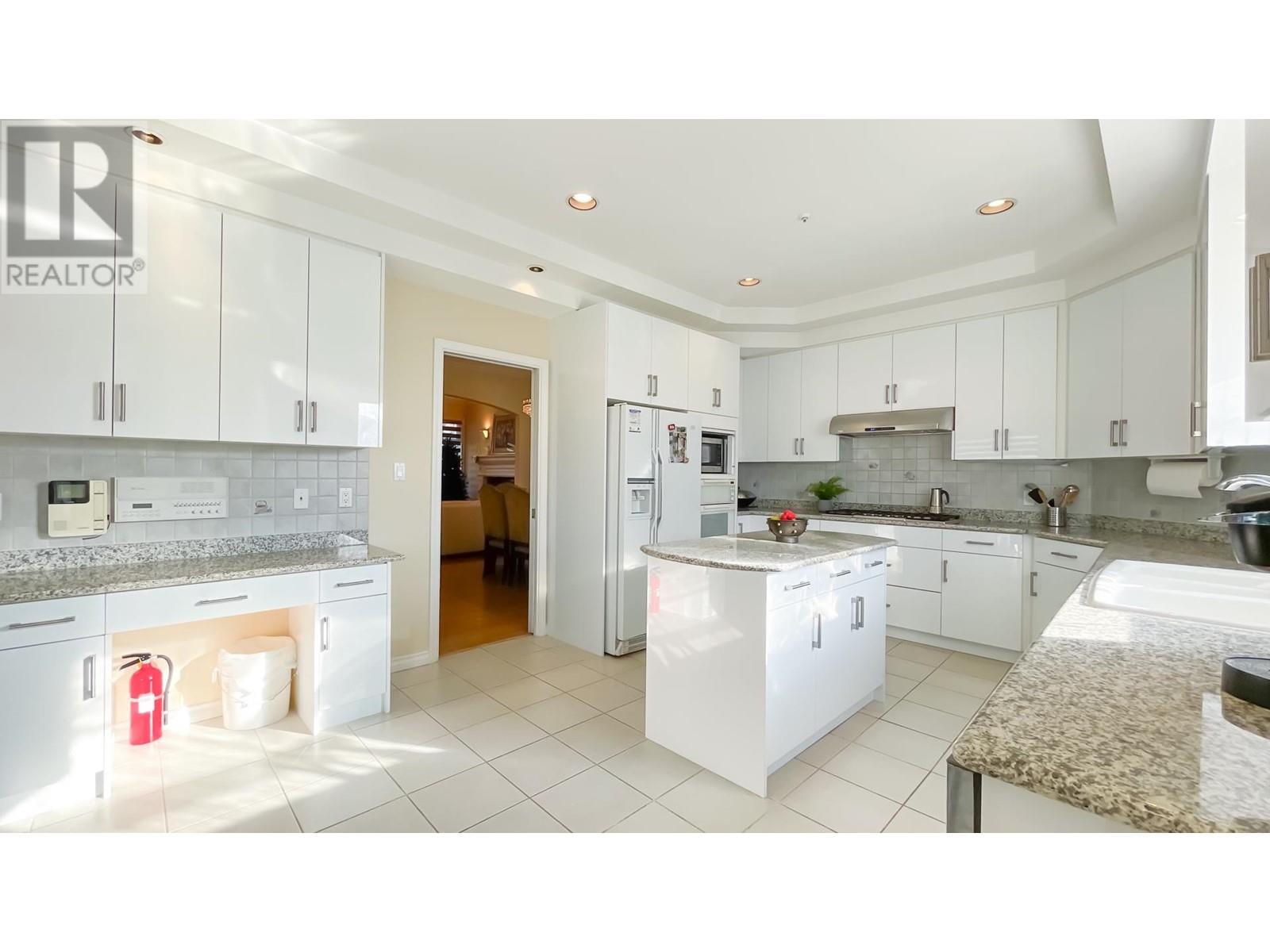 2056 SCARBORO AVENUE, Vancouver