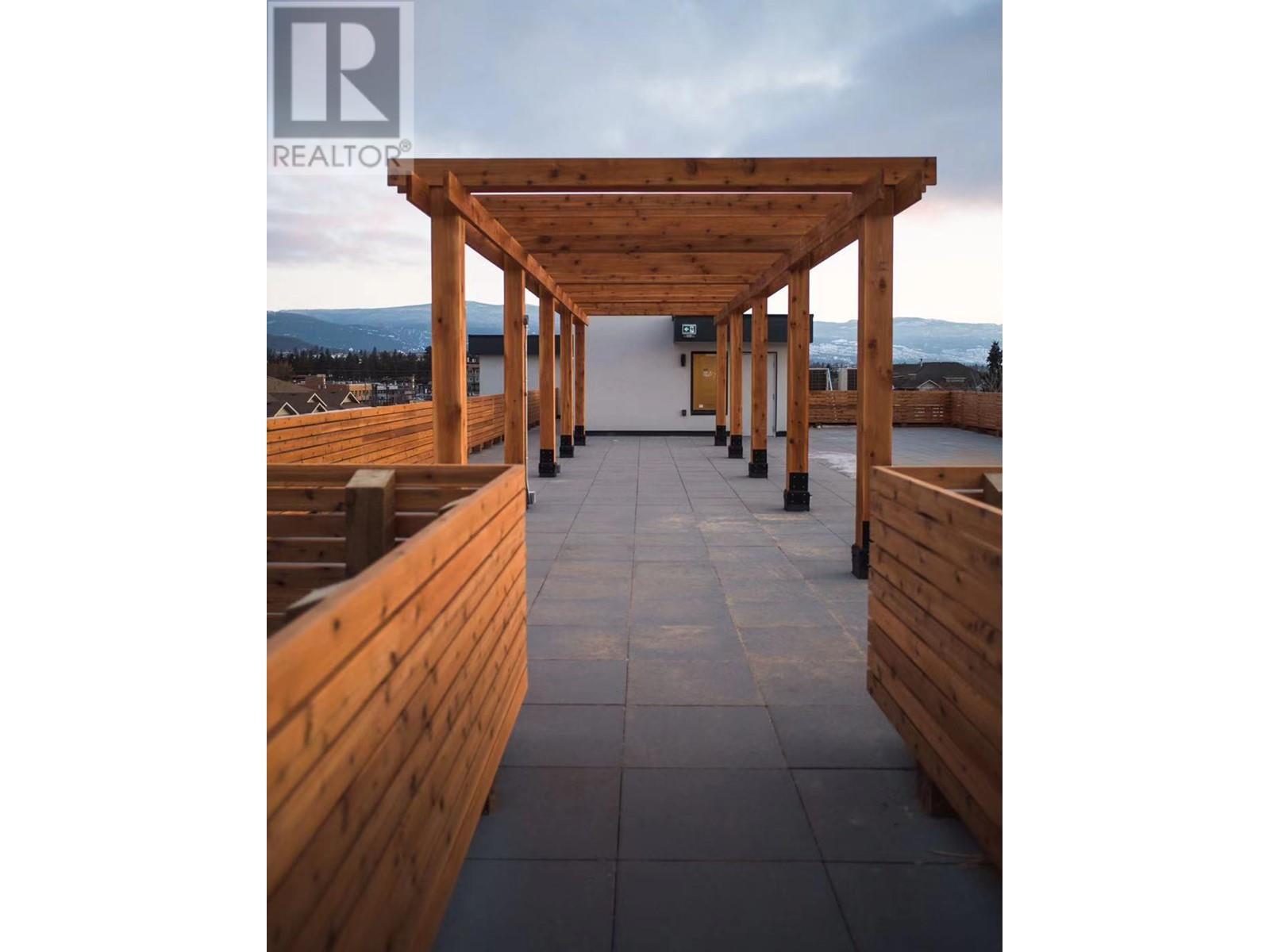 PH12 345 Dougall Road North, Kelowna