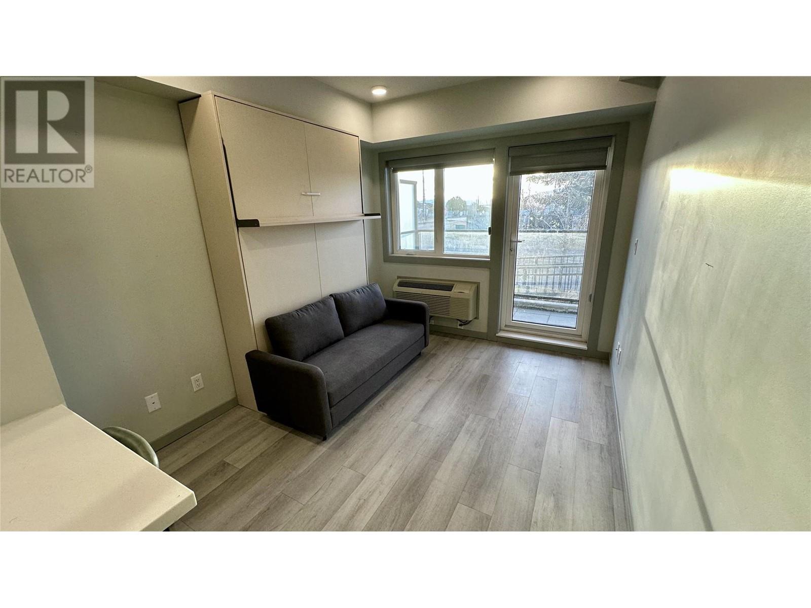PH12 345 Dougall Road North, Kelowna