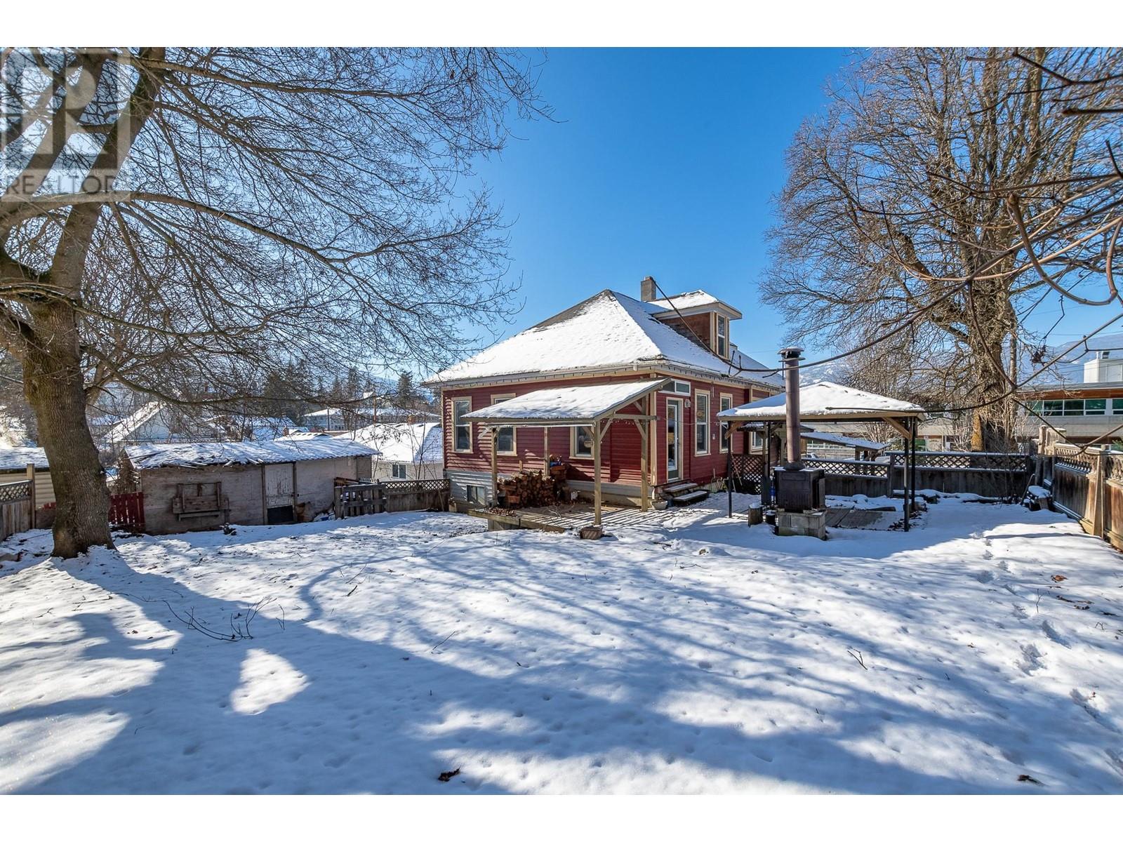 Photo 2 of 80 6 Street Ne, Salmon Arm BC