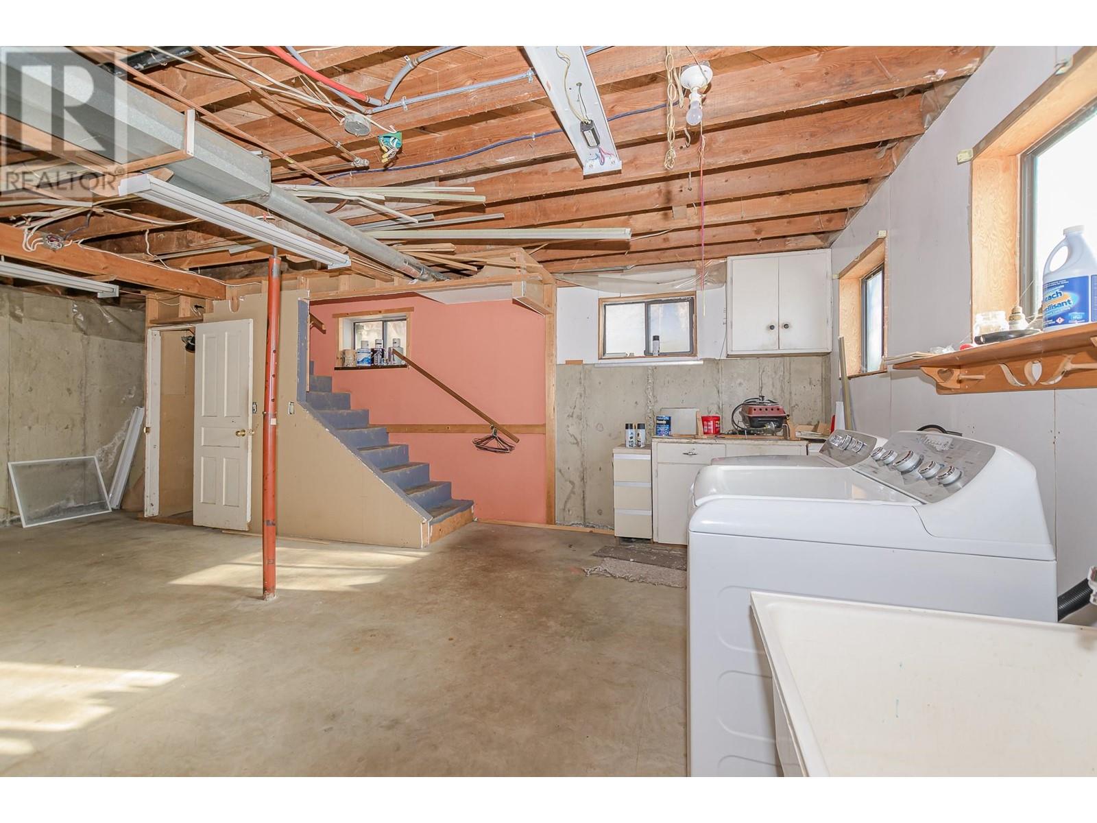 Photo 5 of 80 6 Street Ne, Salmon Arm BC