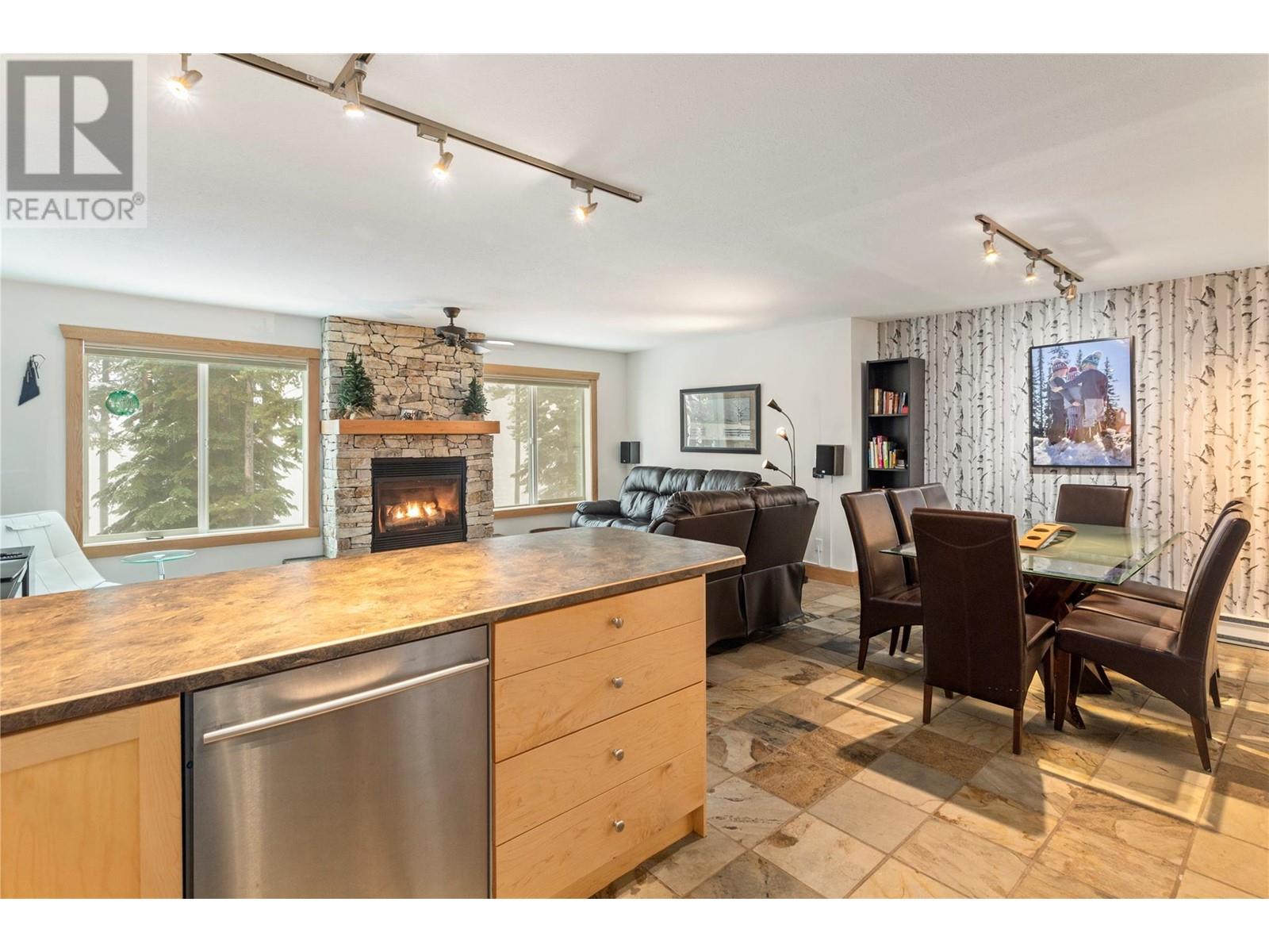 211E 40 Kettleview Road, Big White