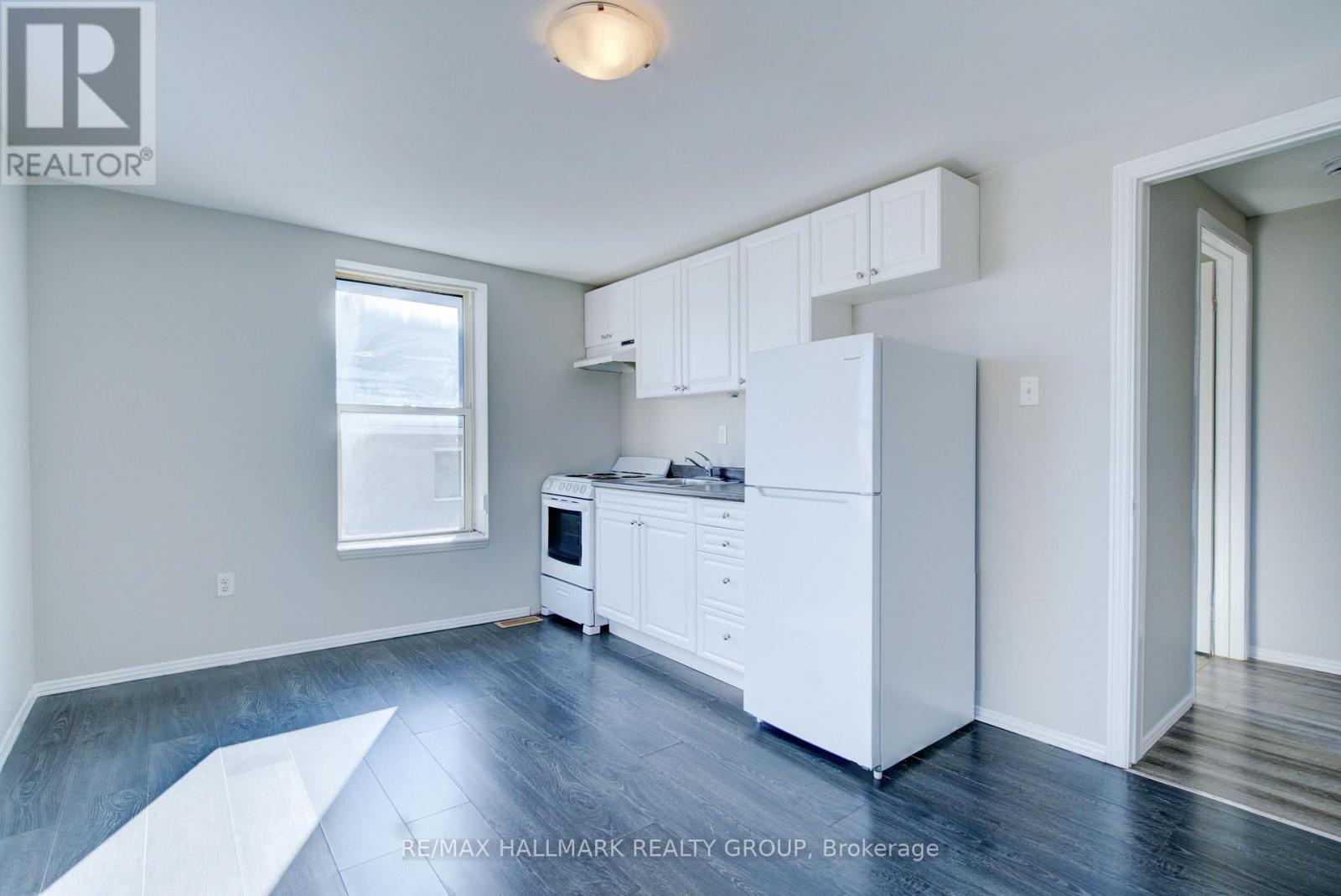 Photo 18 of 58 60 Victoria Avenue, Smiths Falls ON