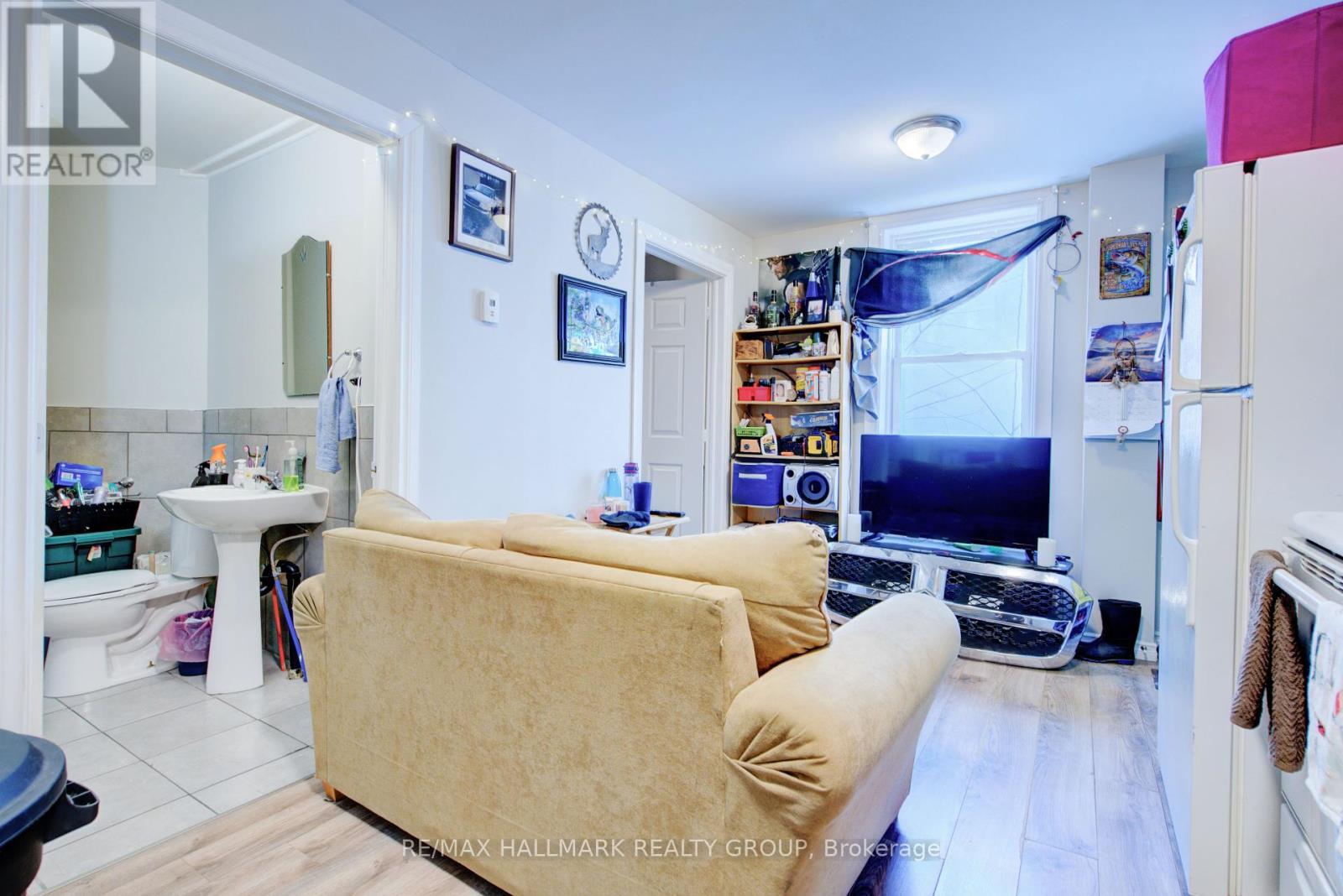 Photo 3 of 58 60 Victoria Avenue, Smiths Falls ON