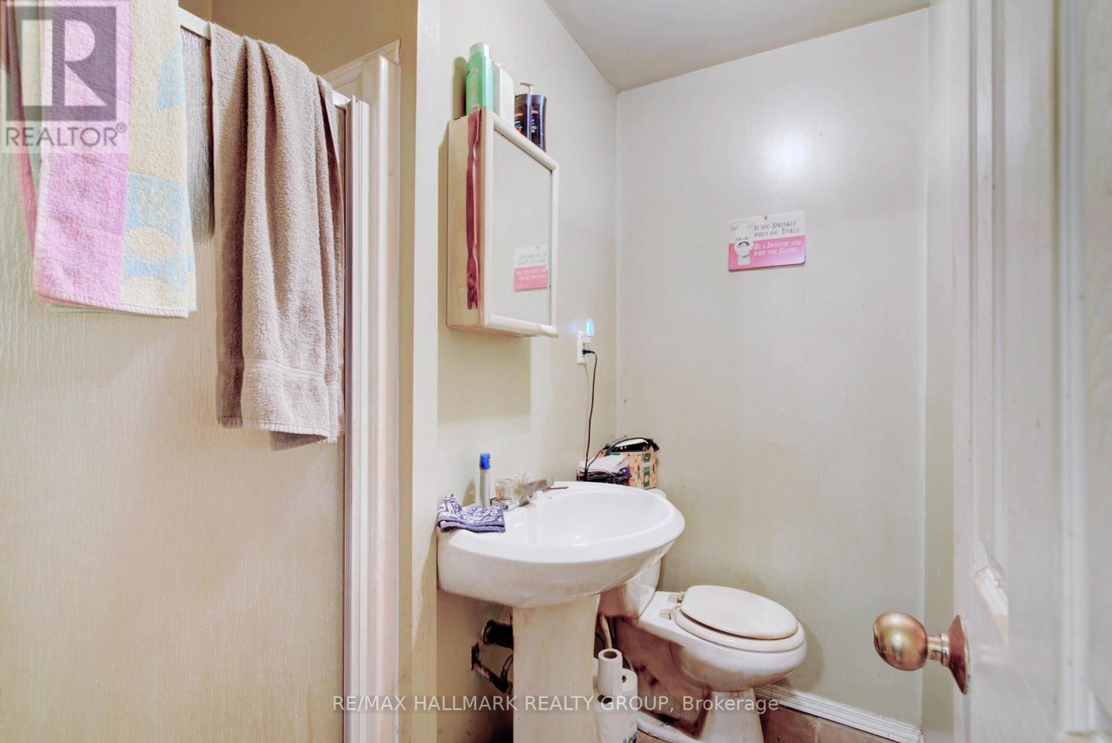 Photo 7 of 56 Victoria Avenue, Smiths Falls ON