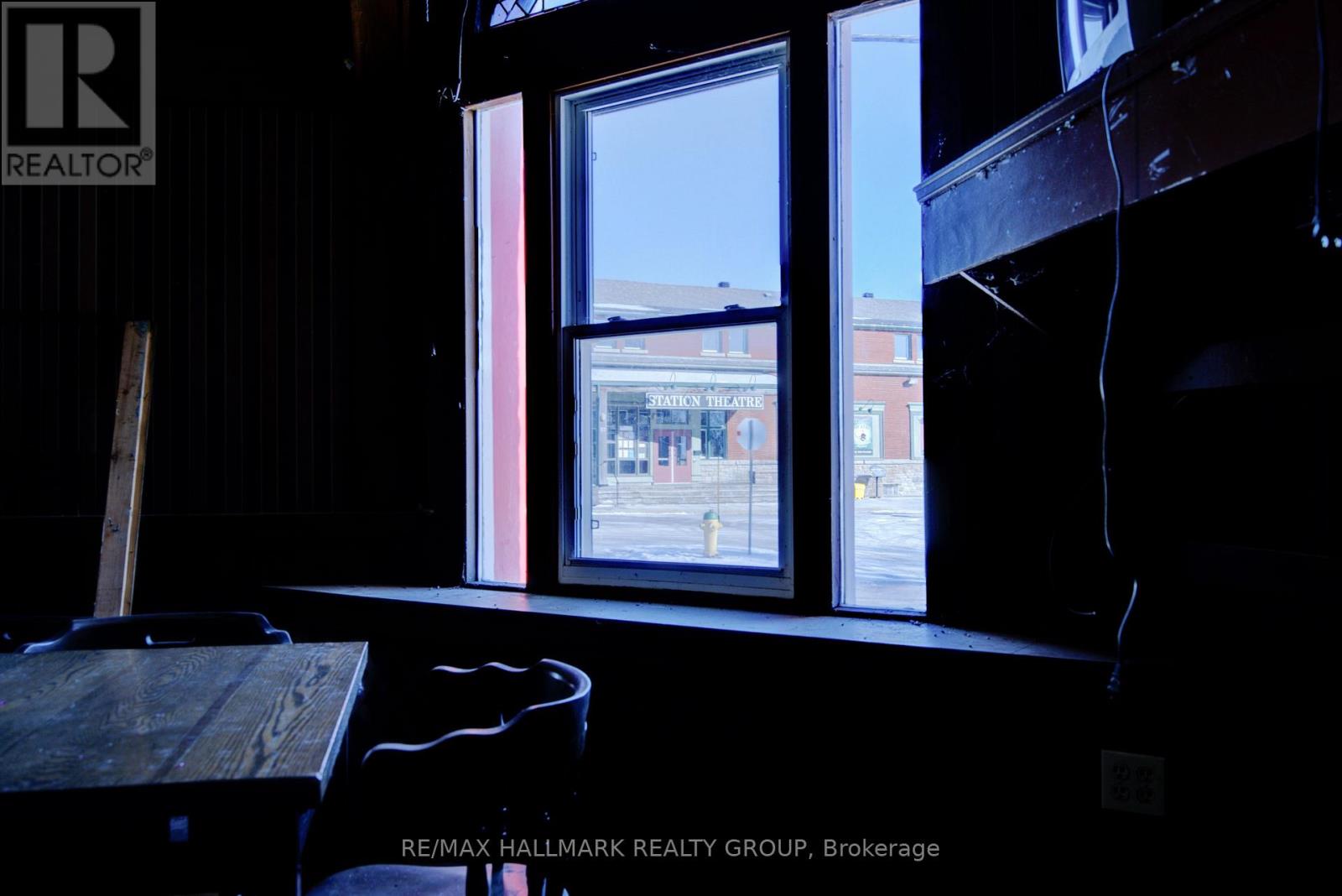 Photo 14 of 72 Daniel Street, Smiths Falls ON