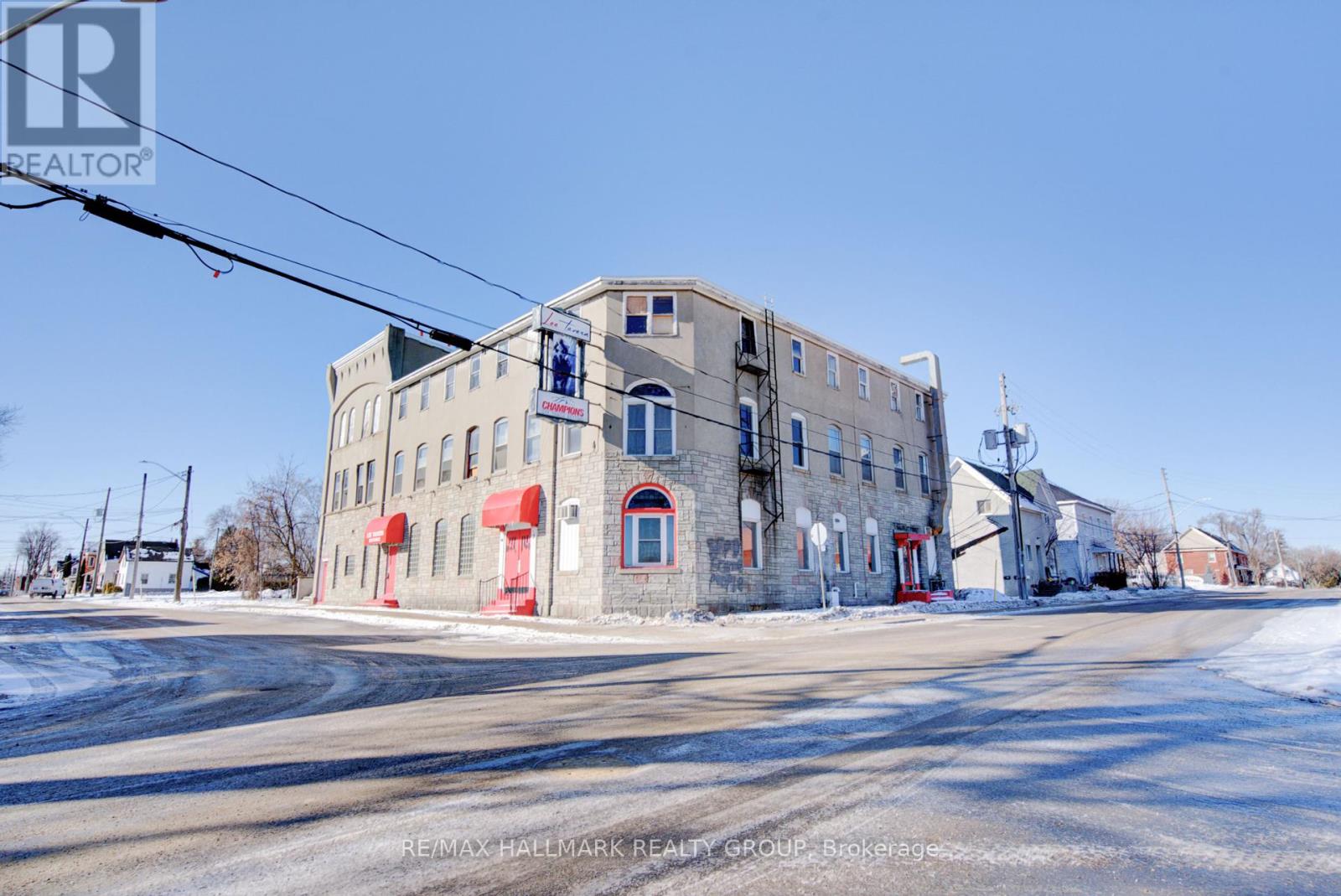 Photo 2 of 72 Daniel Street, Smiths Falls ON