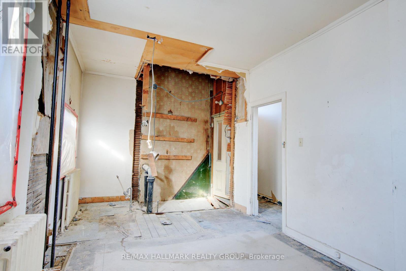 Photo 21 of 72 Daniel Street, Smiths Falls ON