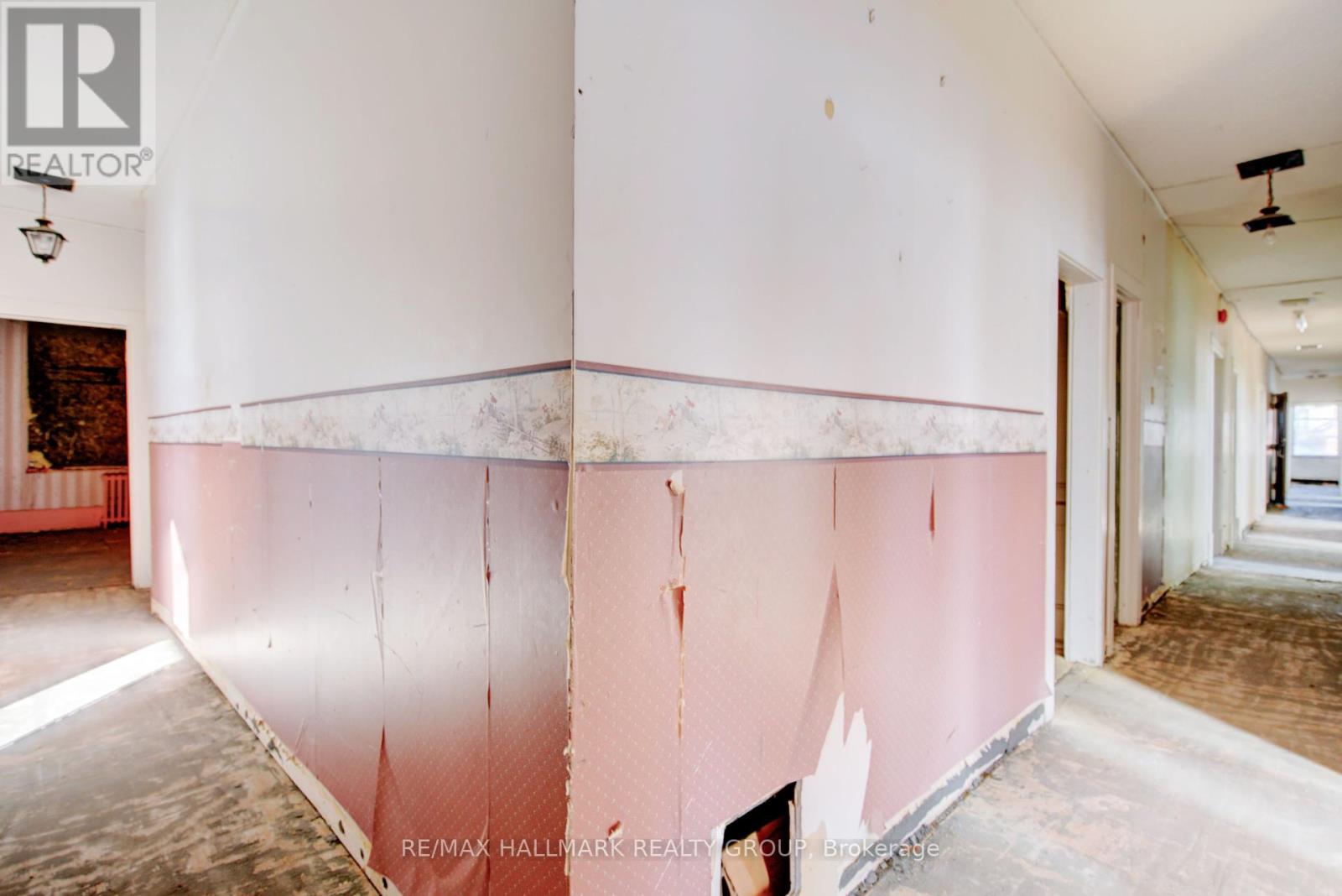 Photo 27 of 72 Daniel Street, Smiths Falls ON