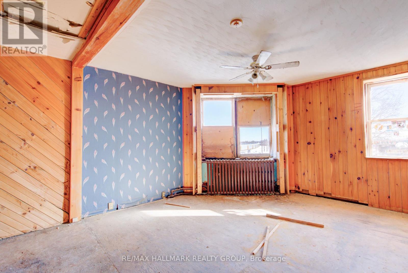 Photo 29 of 72 Daniel Street, Smiths Falls ON