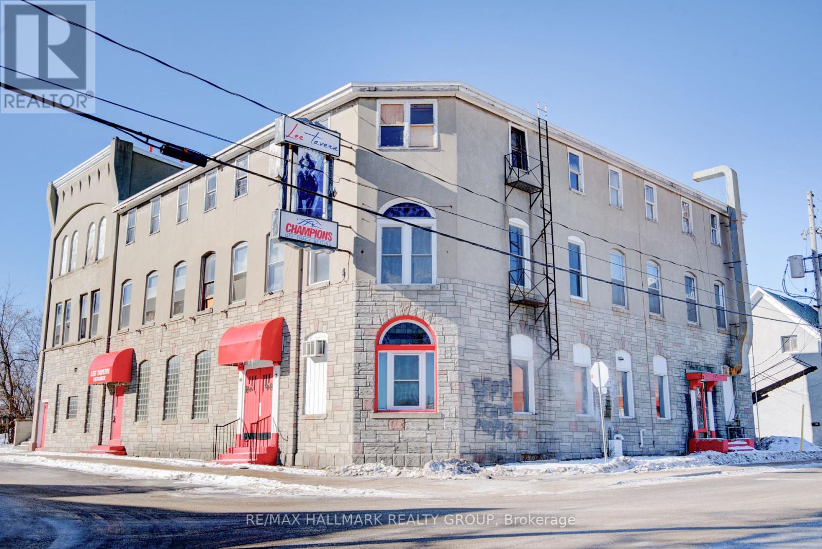 Photo 3 of 72 Daniel Street, Smiths Falls ON