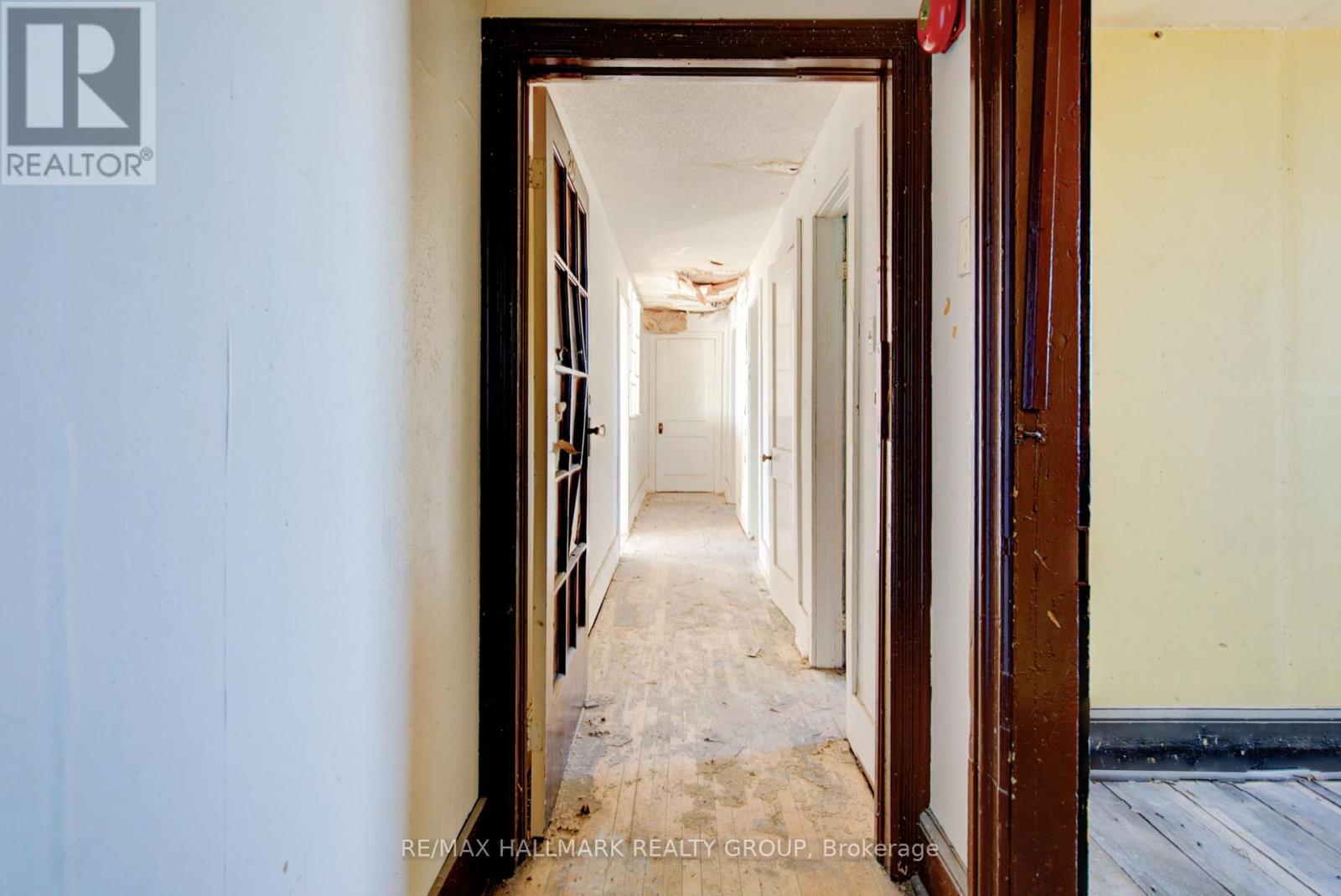Photo 37 of 72 Daniel Street, Smiths Falls ON