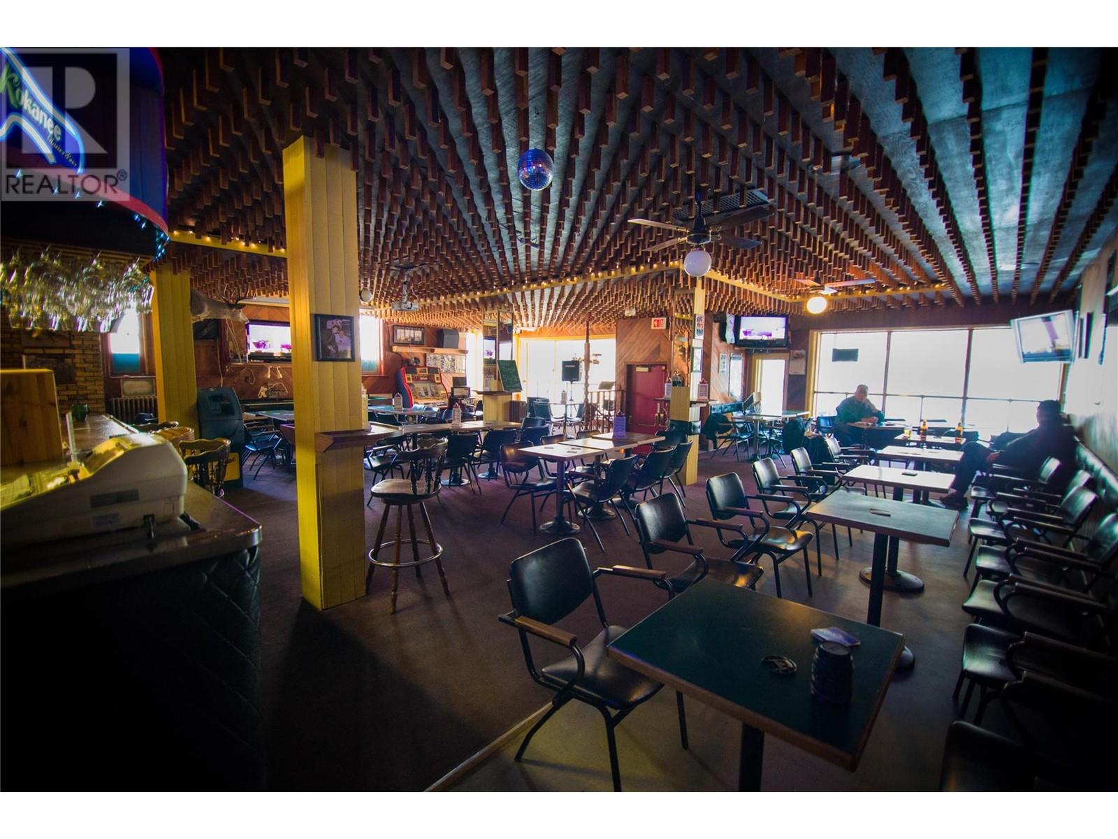 764 ROSSLAND Avenue, Trail