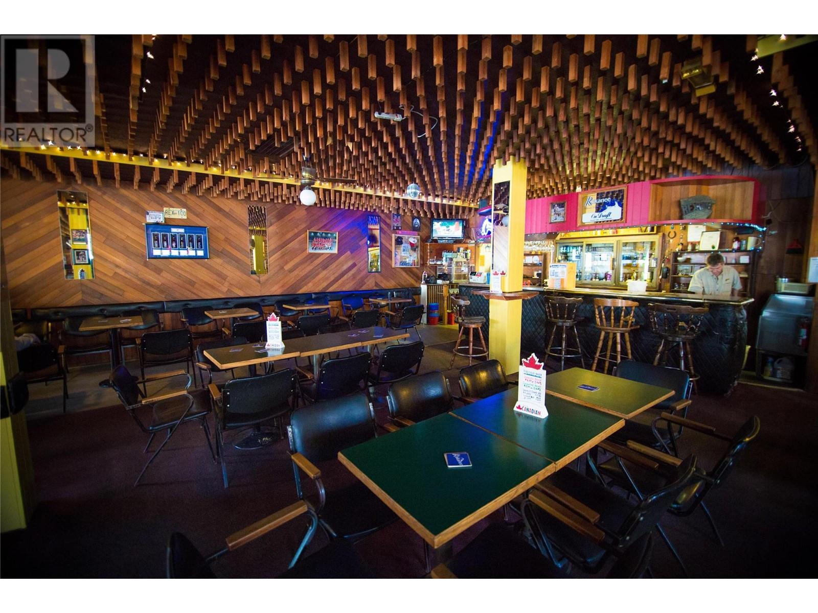 764 ROSSLAND Avenue, Trail