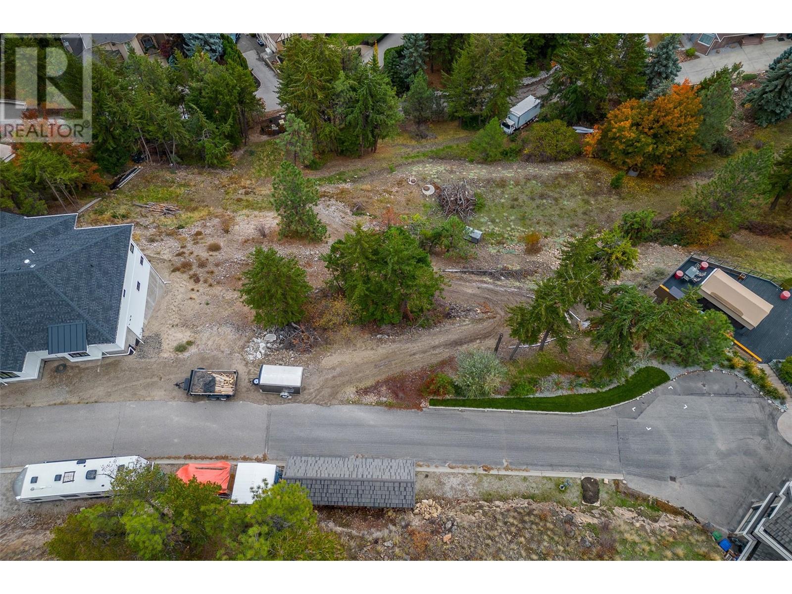  898 Lloyd Jones Drive, West Kelowna