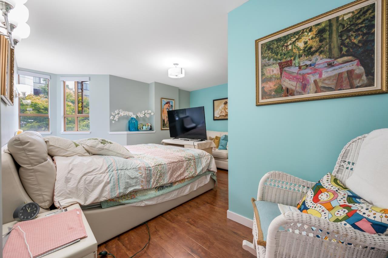 101 15111 RUSSELL AVENUE, White Rock real estate listing R2966064