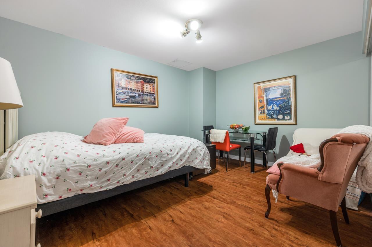 101 15111 RUSSELL AVENUE, White Rock real estate listing R2966064