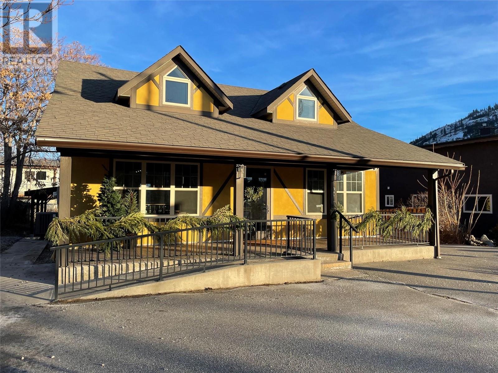 13017 Rosedale Avenue, Summerland