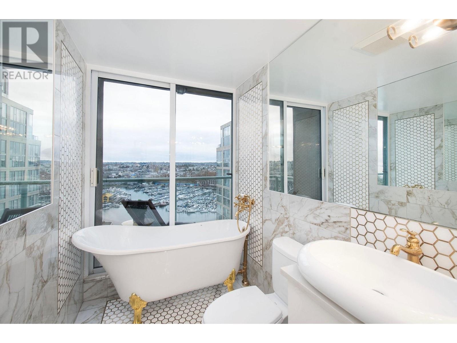 2201 907 BEACH AVENUE, Vancouver