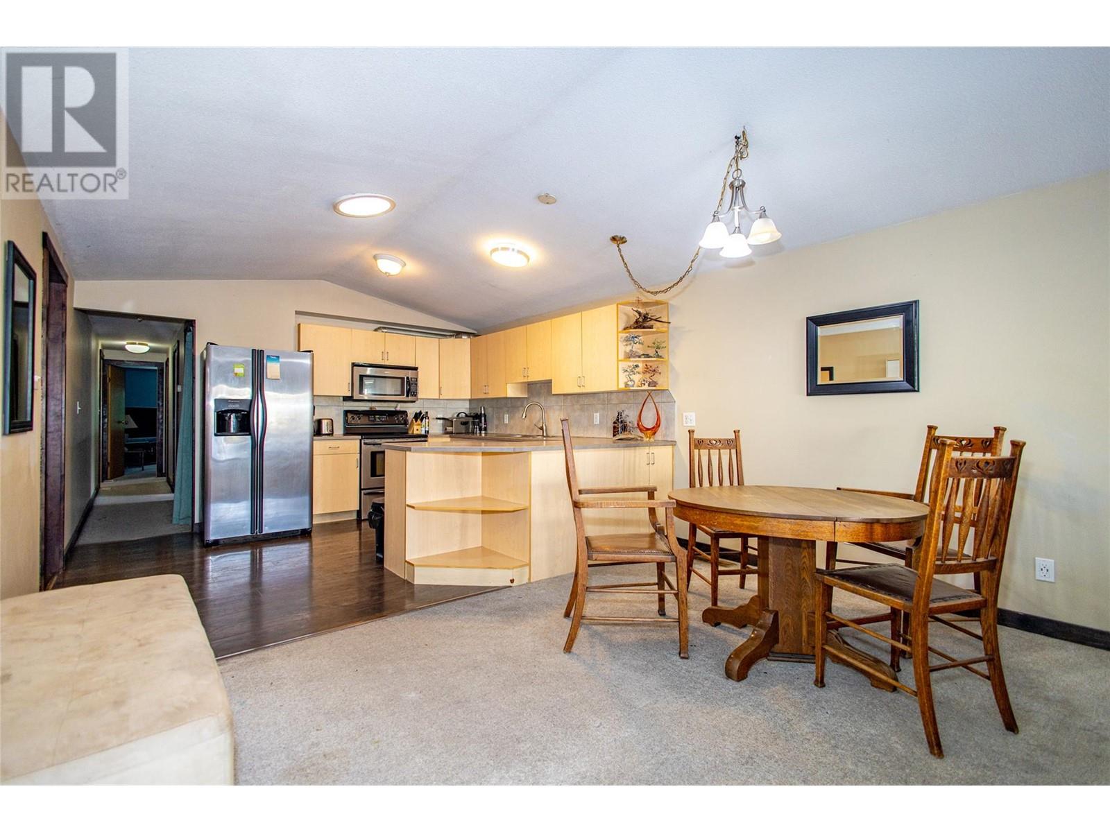 61 720 Commonwealth Road, Lake Country