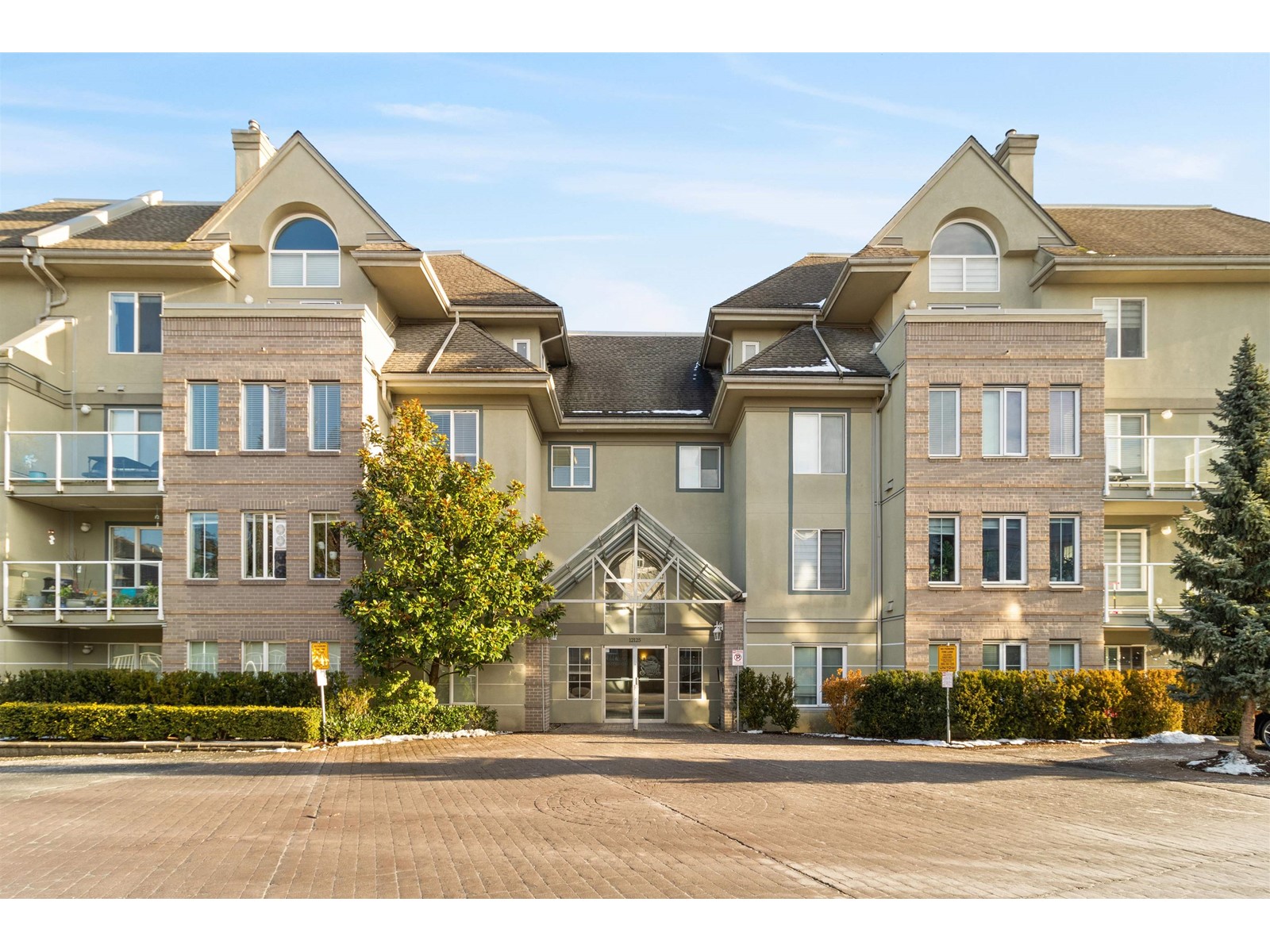 Photo 2 of 313 12125 75 A Avenue, Surrey BC