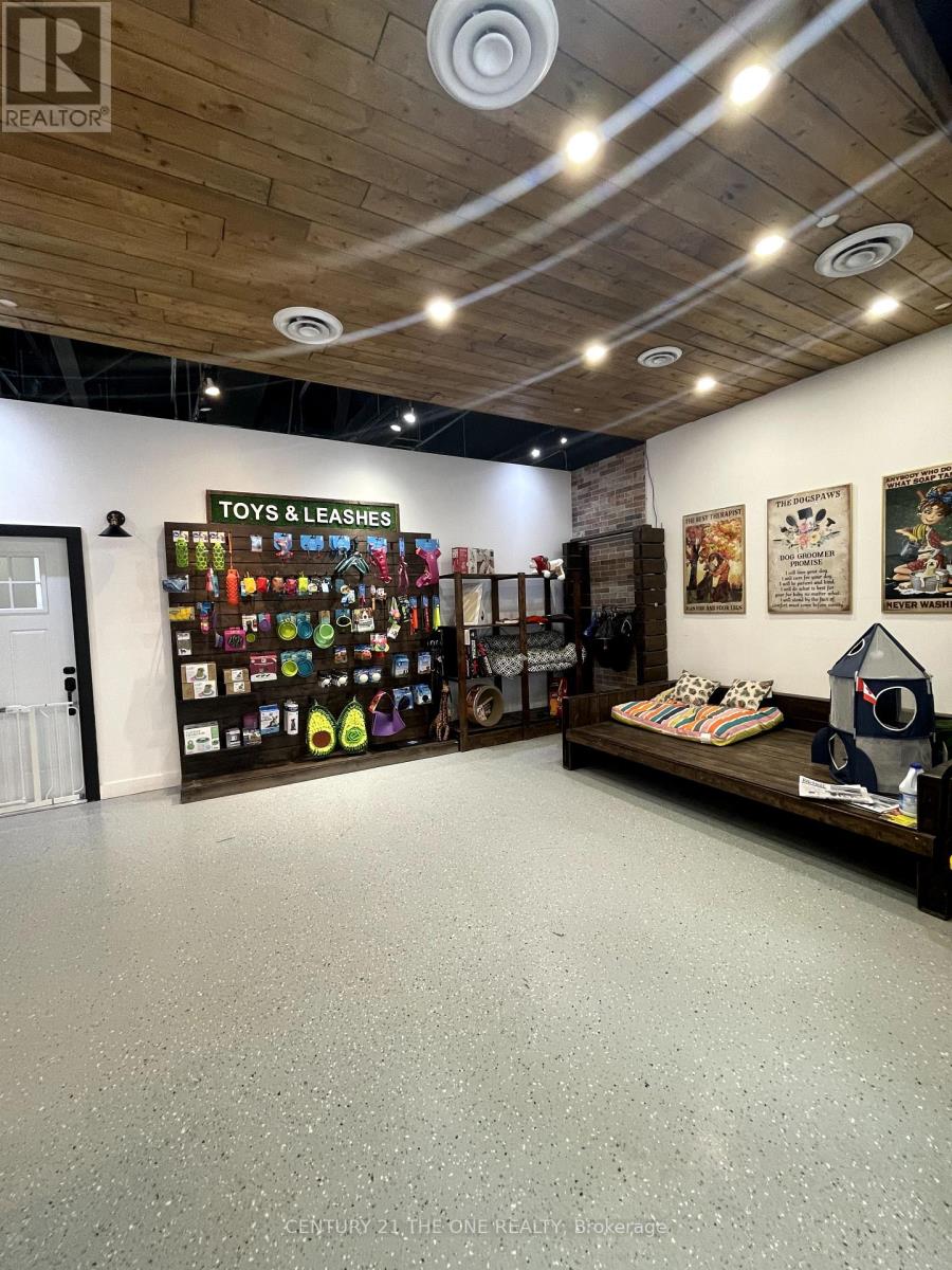Photo 4 of 8 1089 Kingston Road, Toronto ON