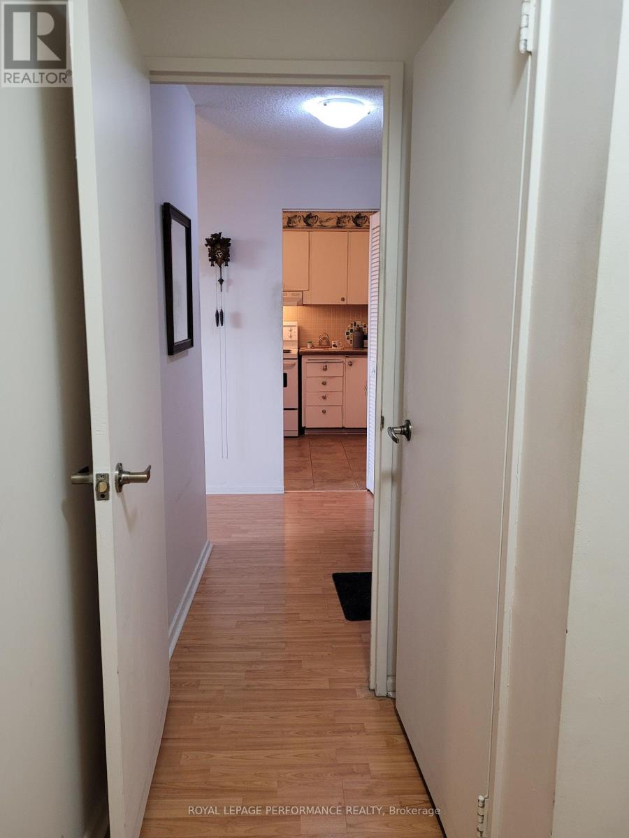 Photo 13 of 612 915 Elmsmere Road, Ottawa ON