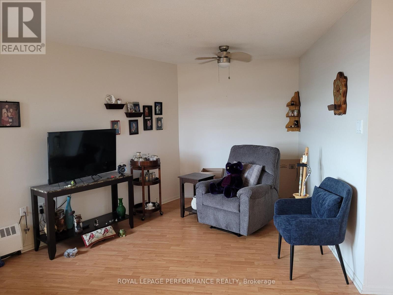 Photo 15 of 612 915 Elmsmere Road, Ottawa ON
