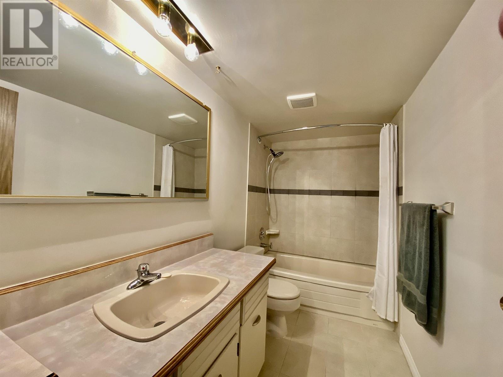 Photo 7 of 1408 6651 Minoru Boulevard, Richmond BC