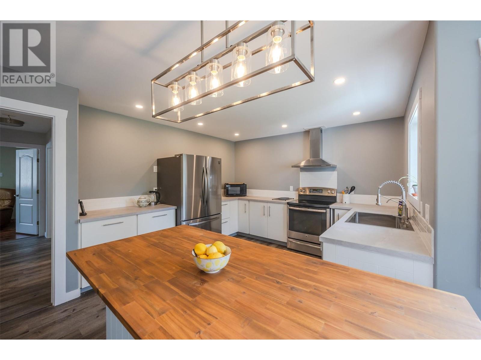 2737 Willowbrook Road, Oliver
