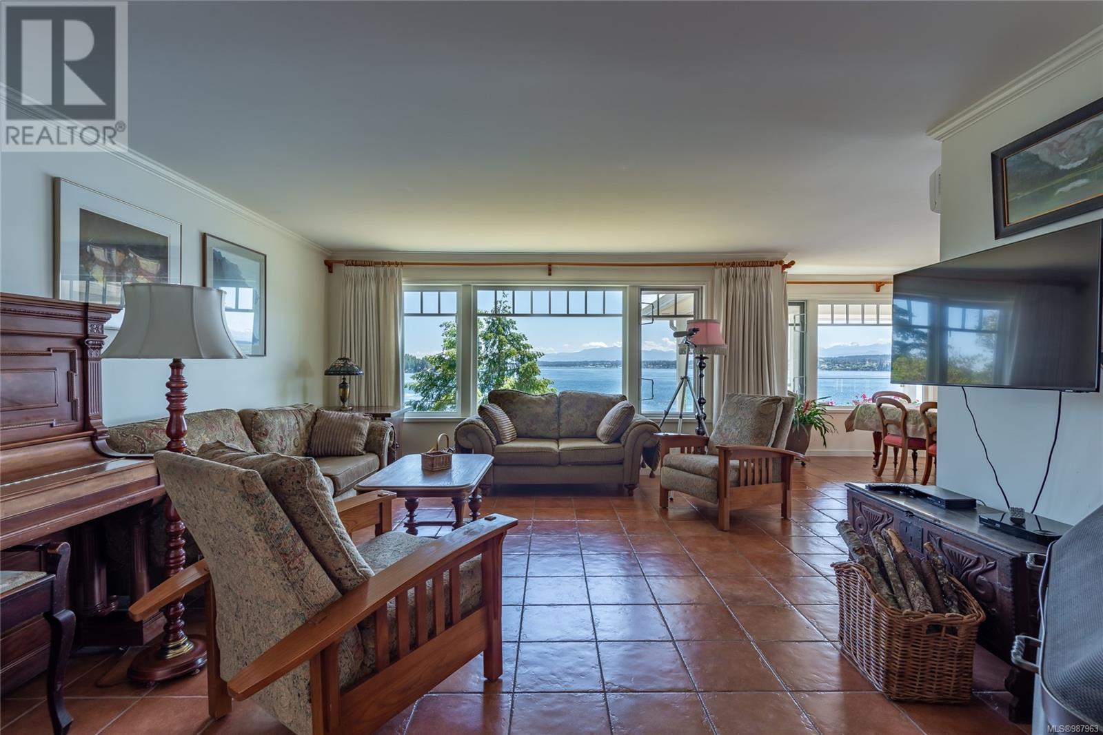 1380 Upshur Rd, Quadra Island
