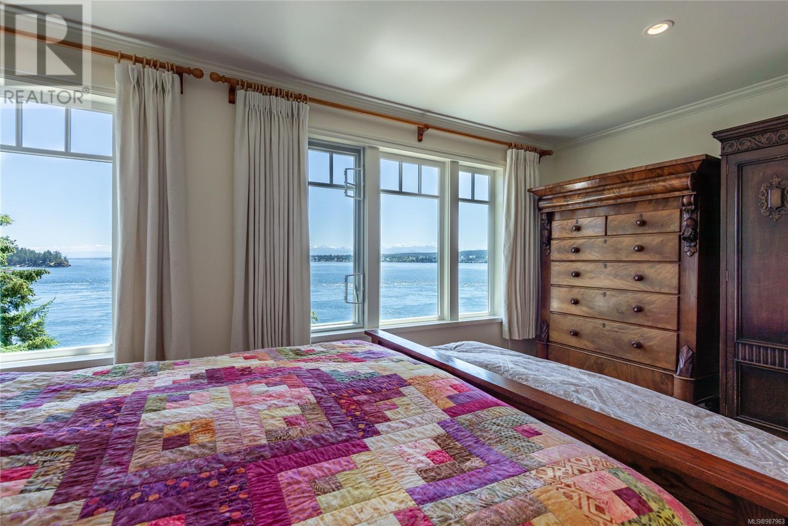 1380 Upshur Rd, Quadra Island
