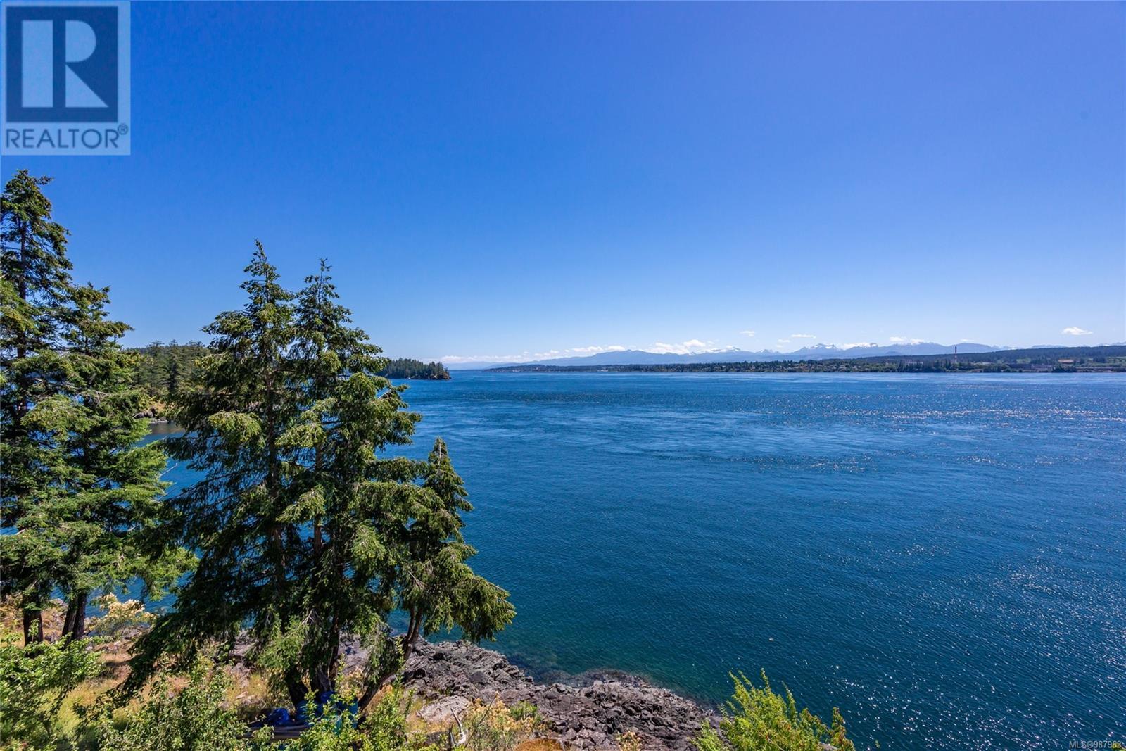 1380 Upshur Rd, Quadra Island