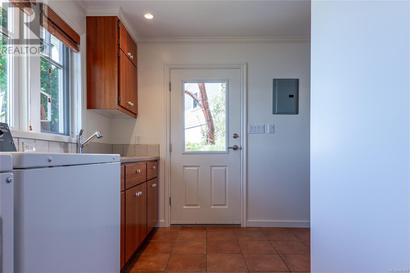 1380 Upshur Rd, Quadra Island