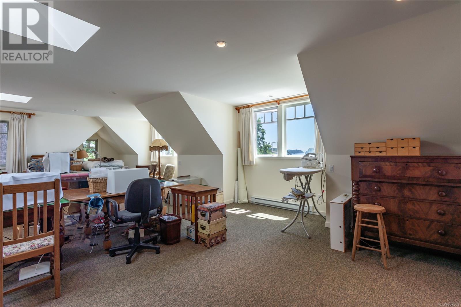 1380 Upshur Rd, Quadra Island