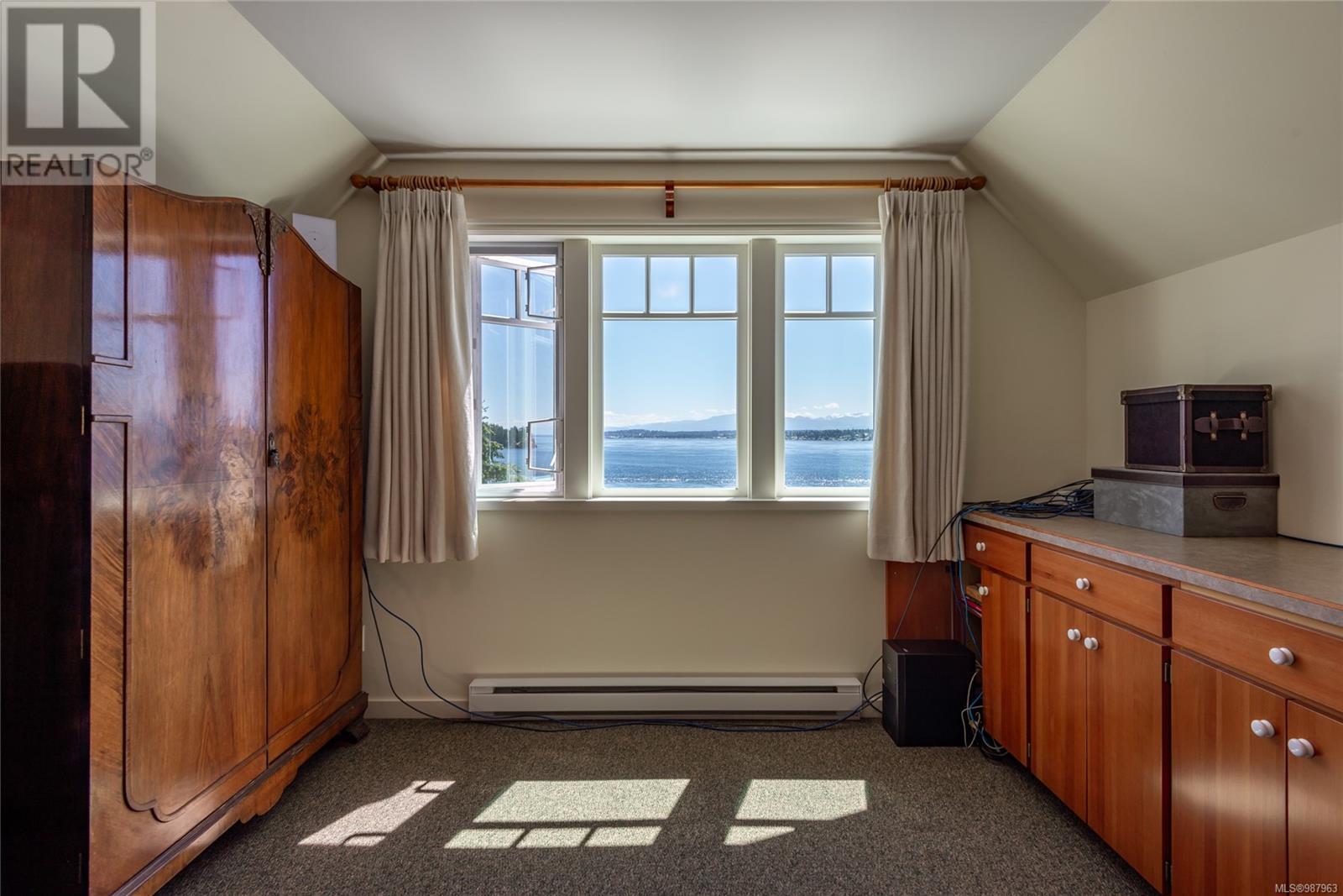 1380 Upshur Rd, Quadra Island