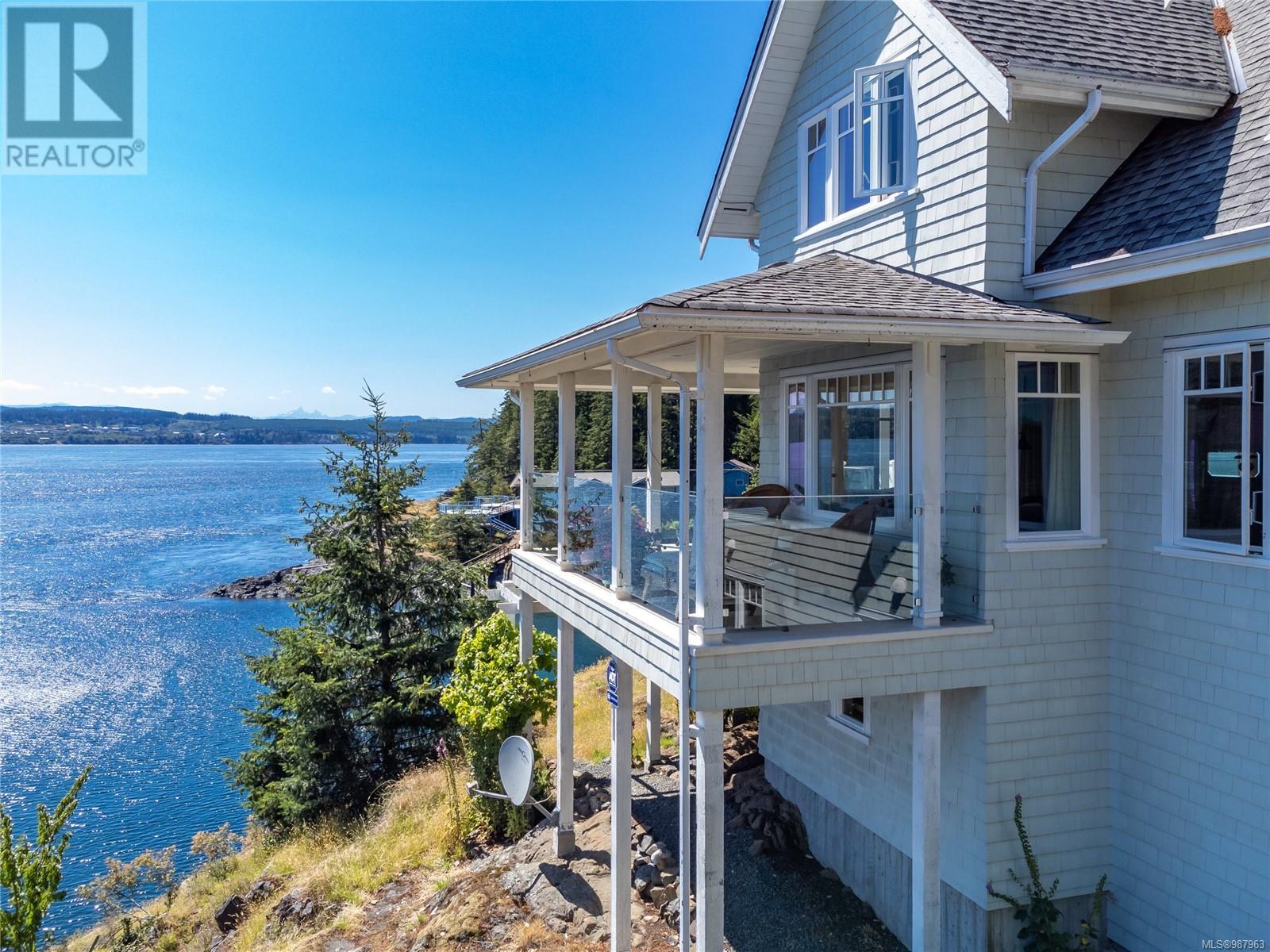 1380 Upshur Rd, Quadra Island