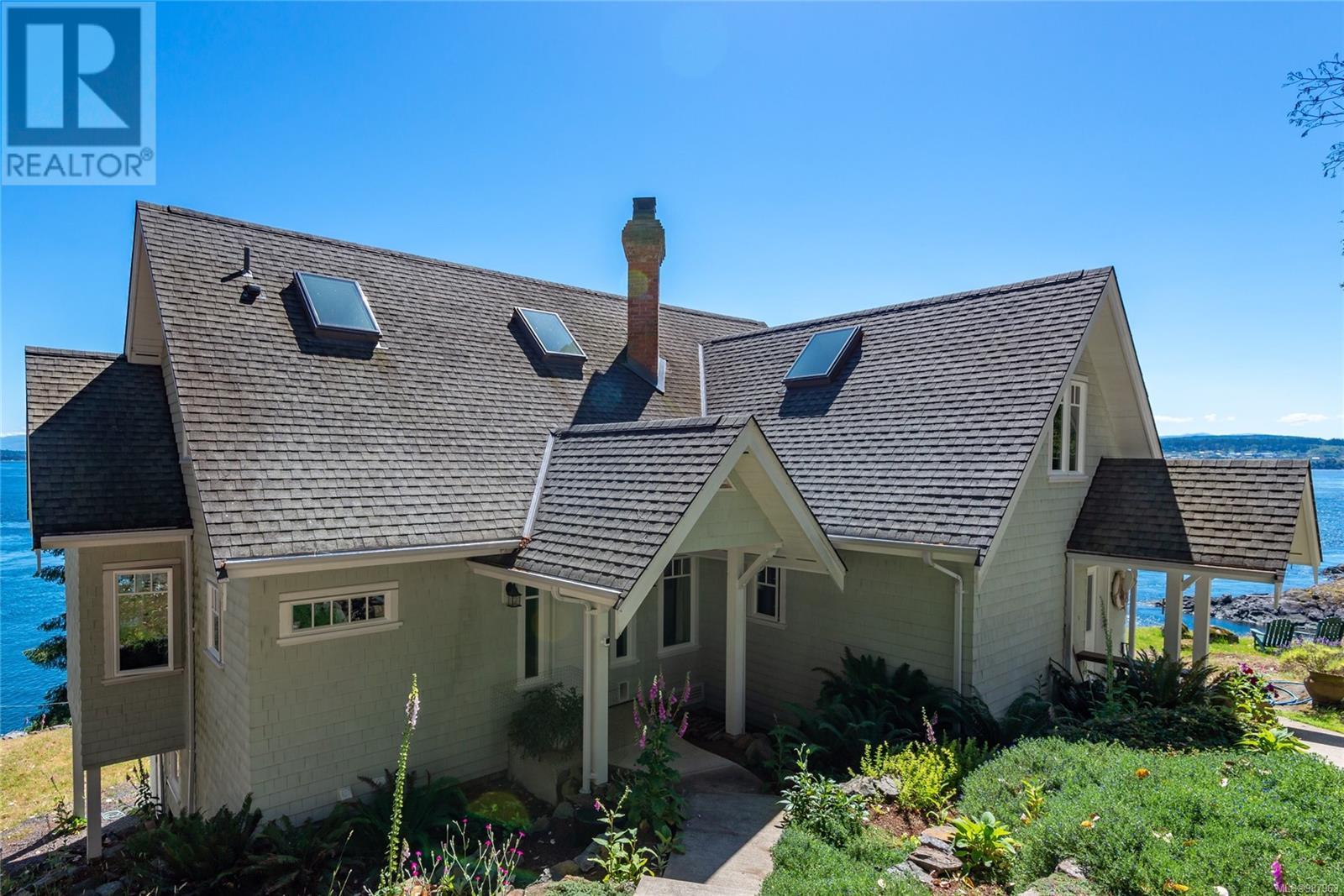 1380 Upshur Rd, Quadra Island