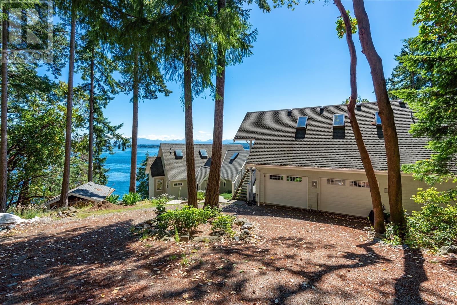 1380 Upshur Rd, Quadra Island