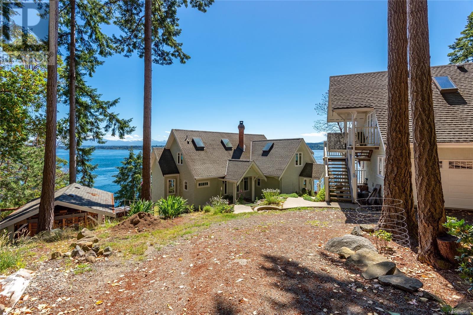 1380 Upshur Rd, Quadra Island