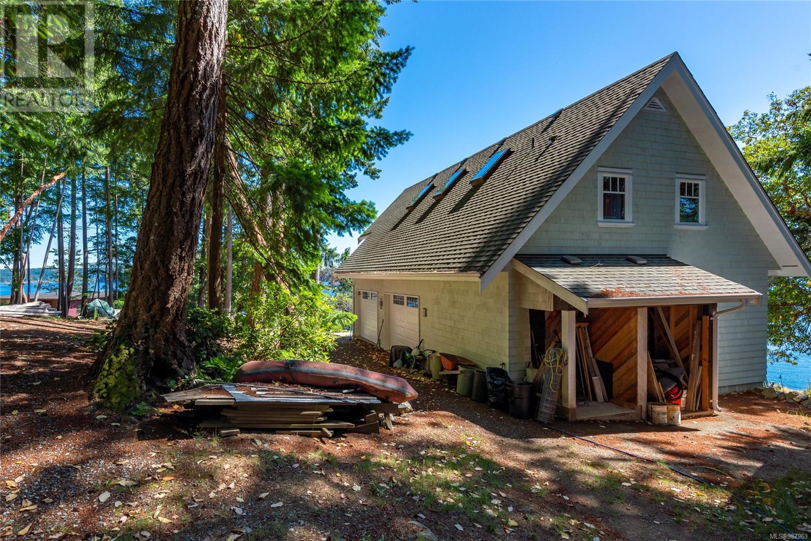 1380 Upshur Rd, Quadra Island
