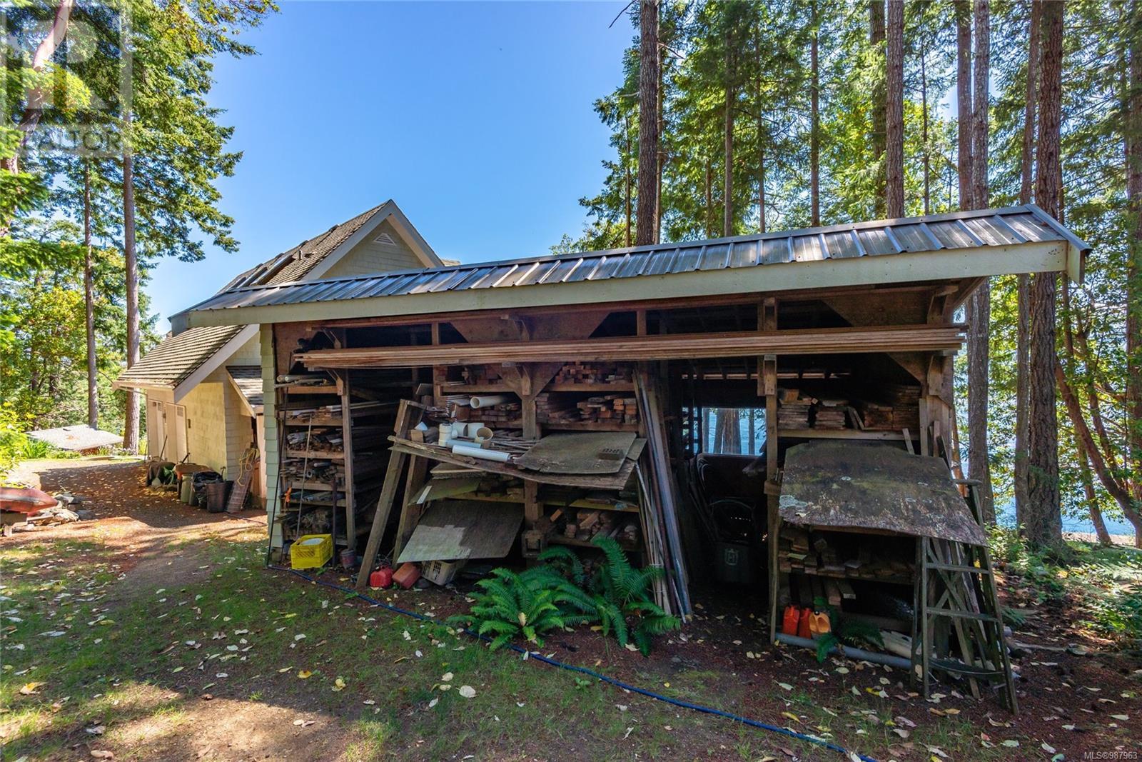 1380 Upshur Rd, Quadra Island
