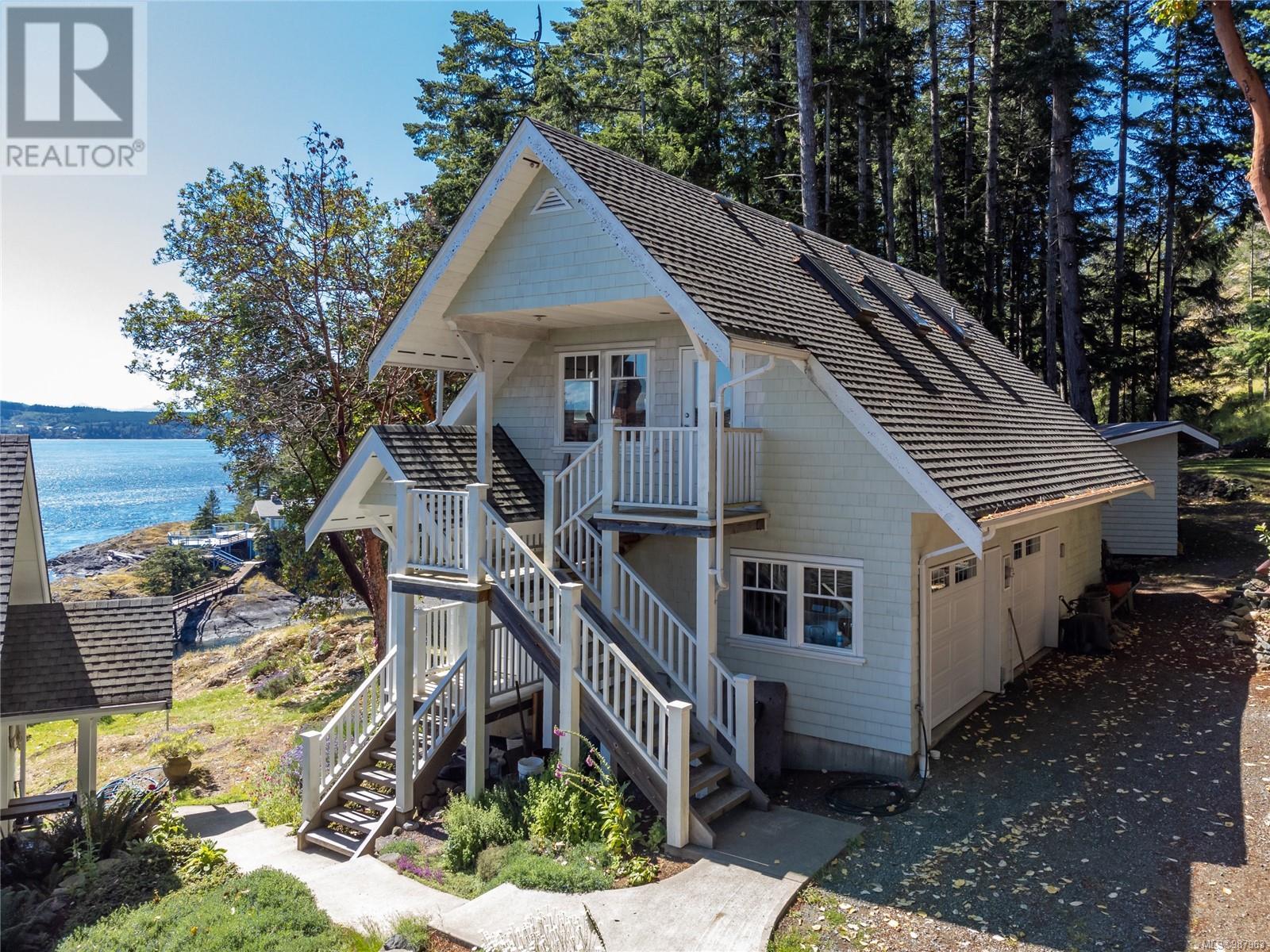 1380 Upshur Rd, Quadra Island