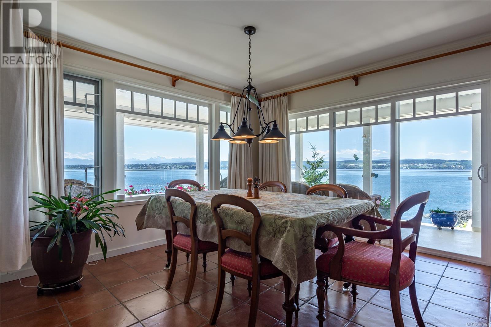 1380 Upshur Rd, Quadra Island